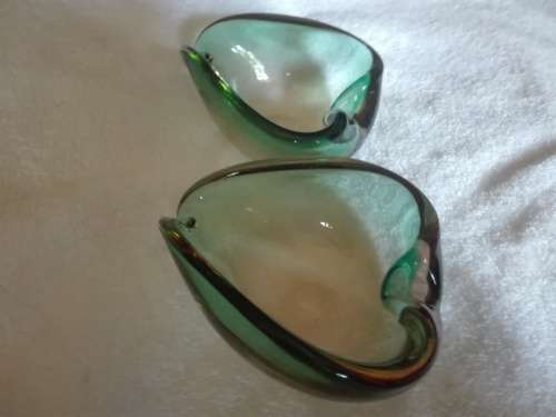 Heavy  Murano ashtray pair of hearts 100 x 130 mm Plus packing.