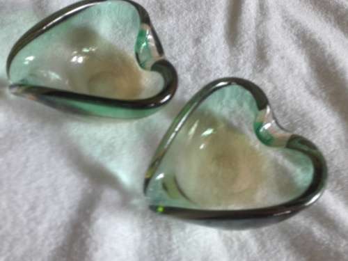 Heavy  Murano ashtray pair of hearts 100 x 130 mm Plus packing.