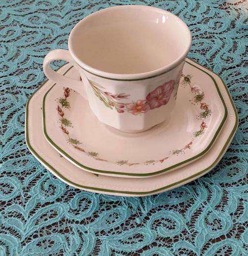 Beautiful Vintage Churchill trio