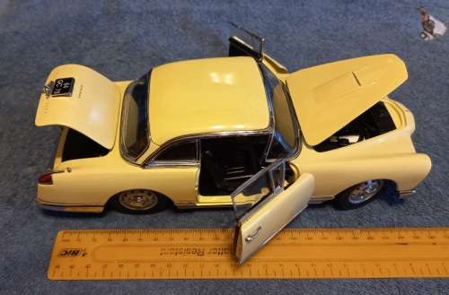 Vintage Facel Vega 500 - PostNet Delivery will be at Buyers own cost R110