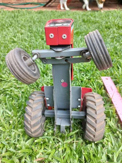 Vintage Massey Ferguson 290 Tractor    PostNet  at Buyers own cost R110.