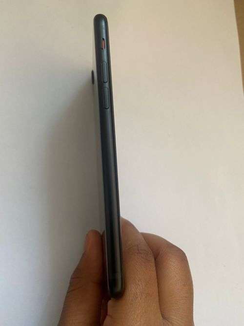 Brand New iPhone SE Midnight 64GB 2022