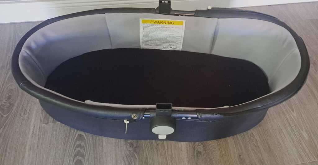 Hot Mom Pram with Bassinet