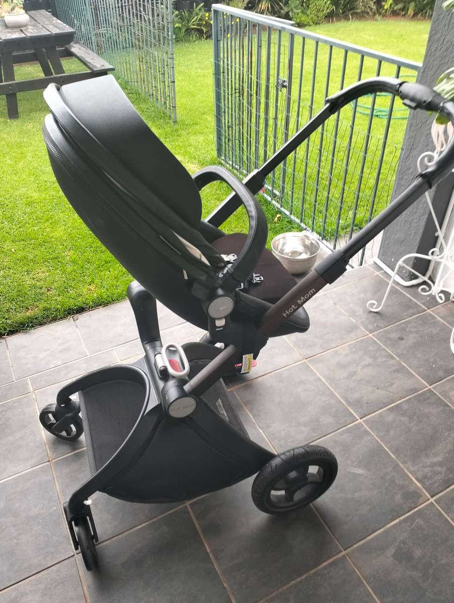 Hot Mom Pram with Bassinet