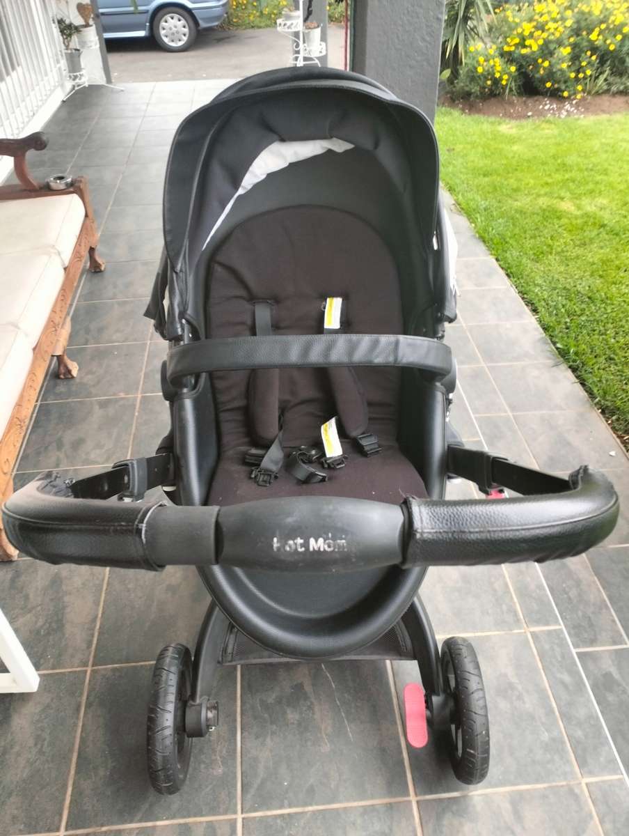 Hot Mom Pram with Bassinet
