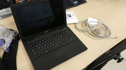 Macbook 2 - Excellent Condition