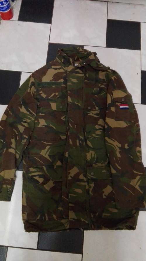 Dutch Camo xl jacket 5 pockets.Armpit 2 armpit 63 armpit 2 wrist 48. With elbow pads