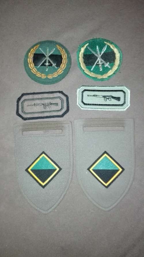 A nice lot of badges