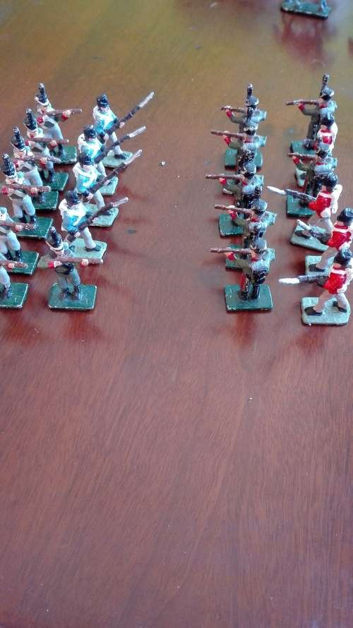 117 lead soldiers miniature + 14 horses all different types
