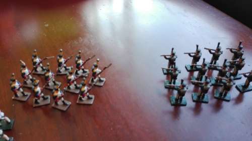117 lead soldiers miniature + 14 horses all different types