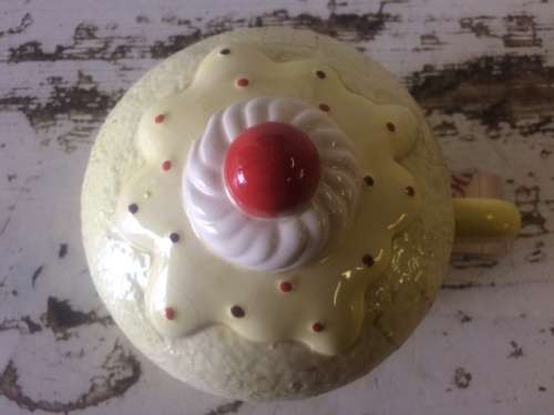 Cupcake design Teacup with lid