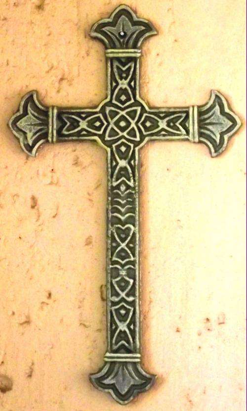 Green Rustic Metal cross - 33 x 19 cm