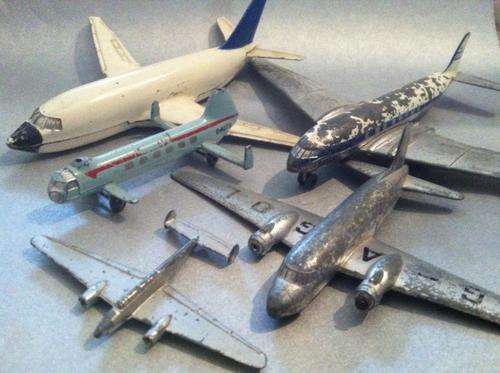 *** R1 Start ***  Dinky Toy Lot (1) for spares or restoration