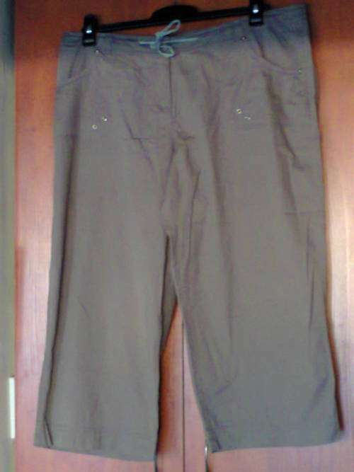 COTTON THREE QUARTER PANTS DARK BEIGE - MOZAIC 42