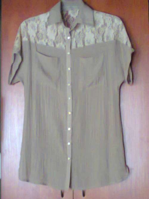 CREASED LOOK AND LACE TOP - L