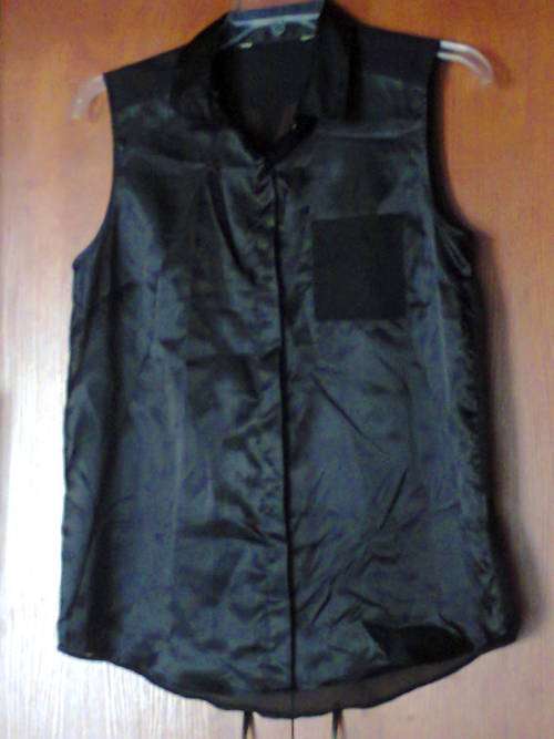 BLACK TOP BACK IS SEE-THROUGH WOOLWORTHS M / L