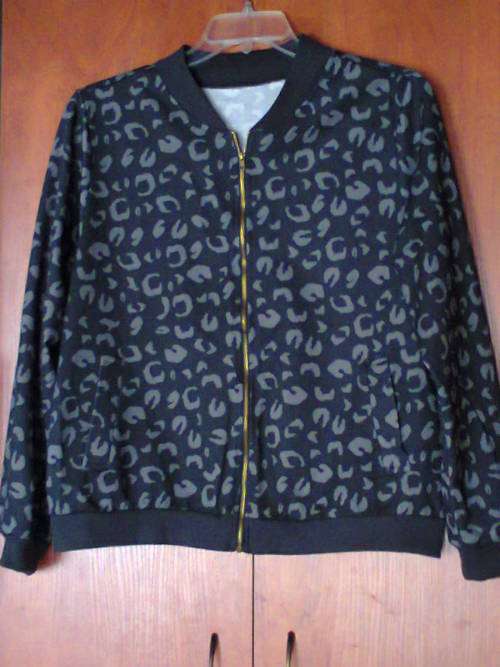 BLACK ANIMAL PRINT TOP/JACKET - 42
