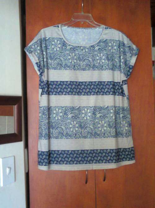 BLUE AND BEIGE TOP (NEVER WORN) - XXXL