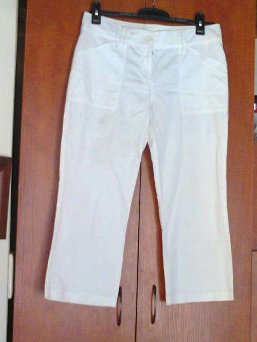 WHITE THREE QUARTER PANTS - WOOLWORTHS 12
