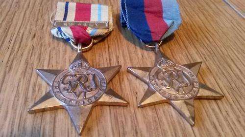 THE AFRICA STAR & 1939-1945 STAR WW2 PAIR