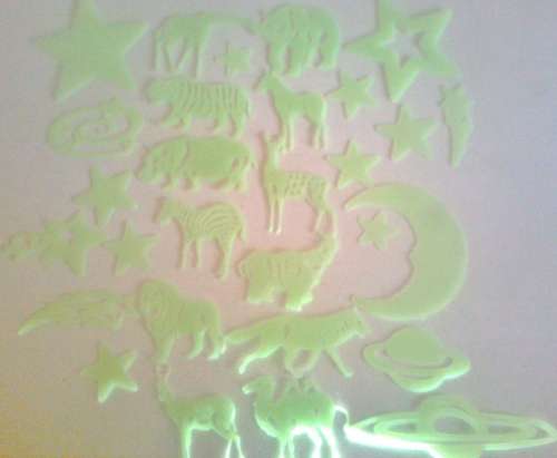 29 GLOW-IN-THE-DARK COMETS, STARS & WILD ANIMALS