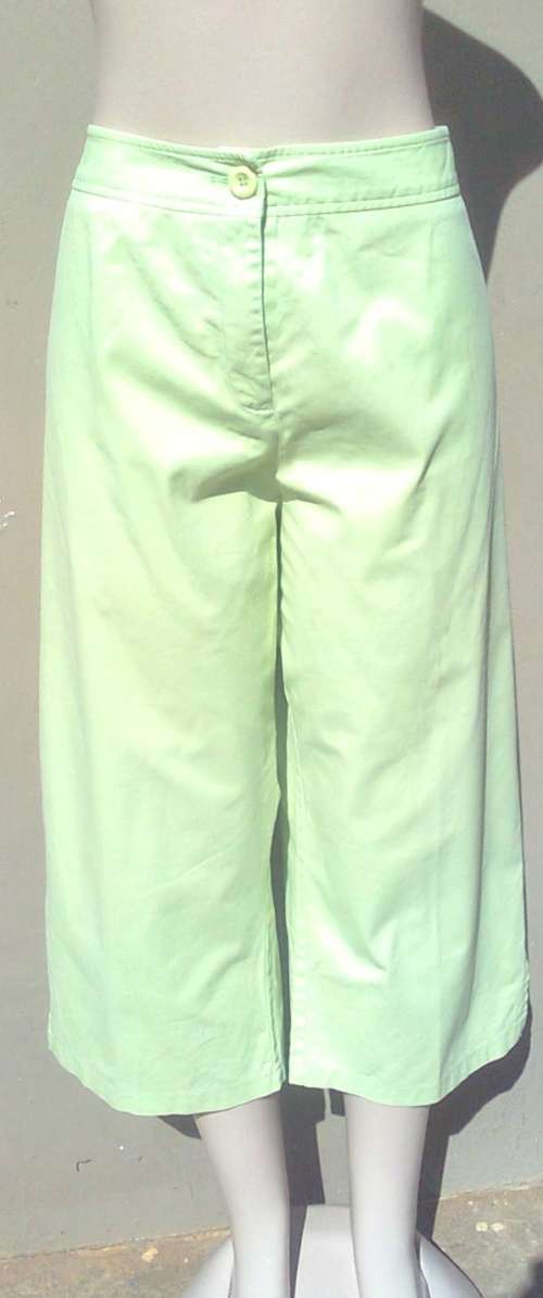 2 PIECES OF FULLER FIGURE CLOTHING FOR R1