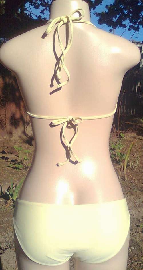 LADIES TOP - SIZE: 12 plus a free bikini