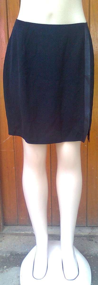 TRUWORTHS GLAMOUR MINI SKIRT - SIZE: 38. PLUS FREE TOP