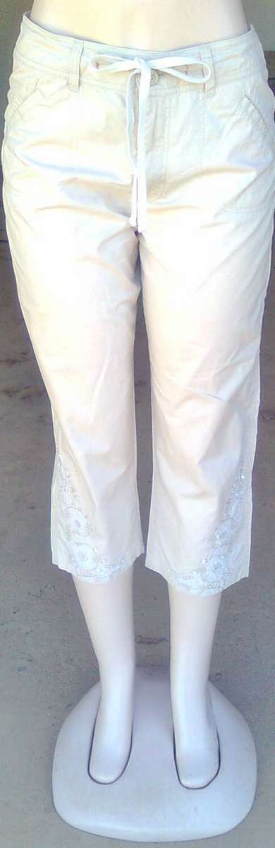 WOOLWORTHS CROP PANTS SIZE: 10  PLUS A FREE TOP - SIZE: 12