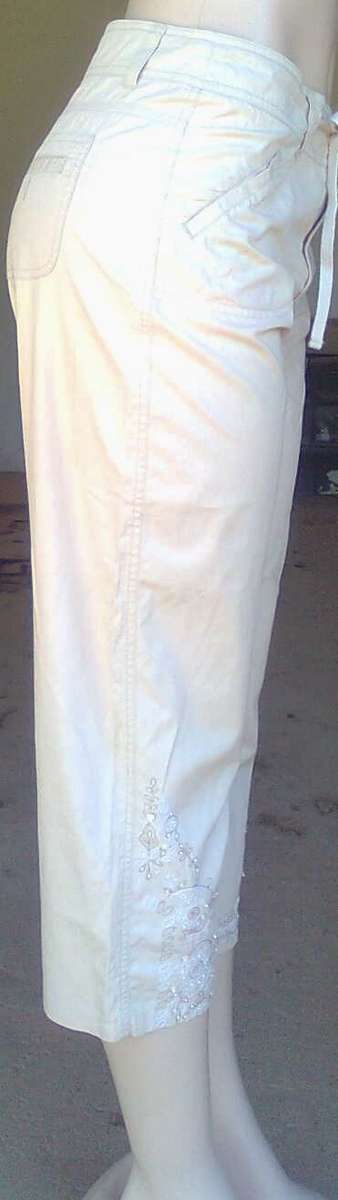 WOOLWORTHS CROP PANTS SIZE: 10  PLUS A FREE TOP - SIZE: 12