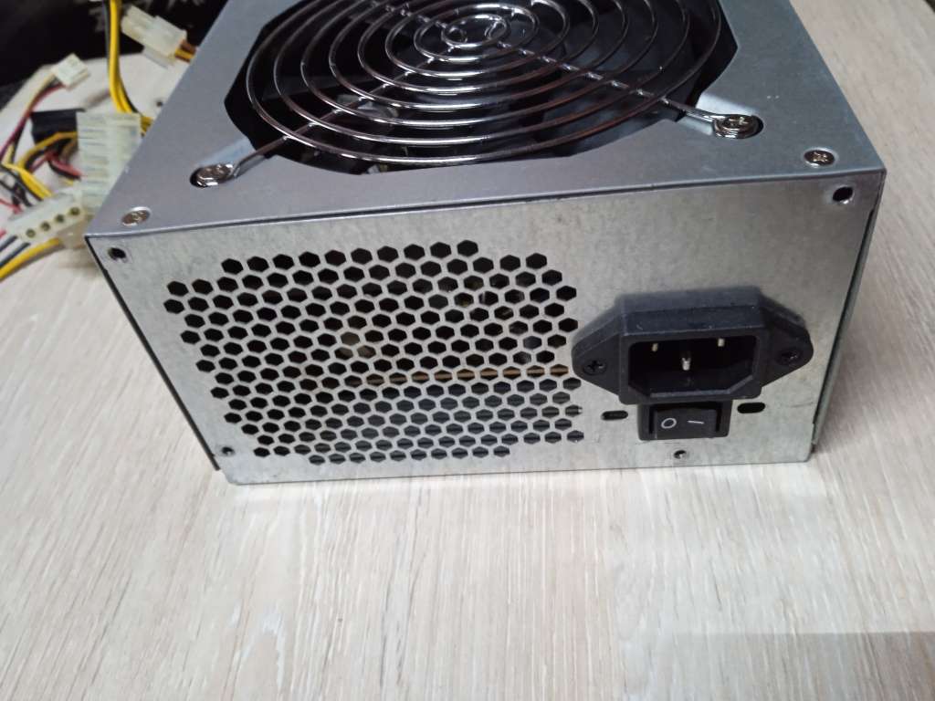 Motherboard Combo: 500W Power supply, MSI Motherboard, Hard Drive, CPU Fan, Wireless Connector