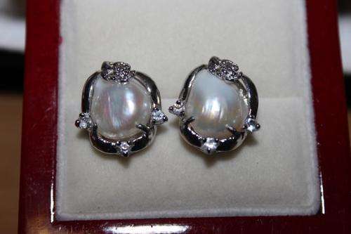 baroque 13-15mm Pearl earrings