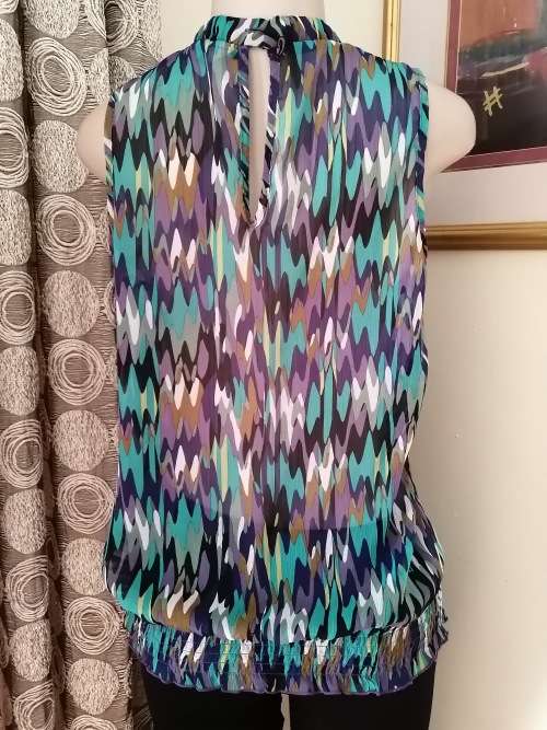 Beautiful Sleeveless Multicoloured Top