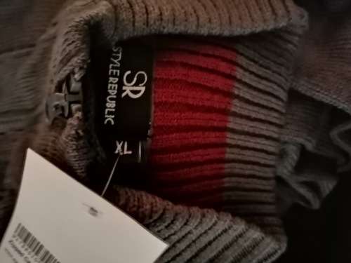 Grey Zipped Cardigan