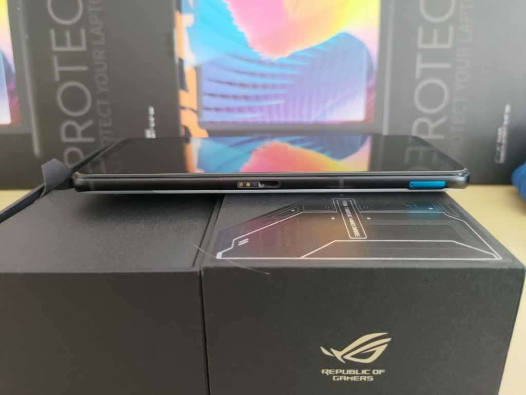 Asus Rog 7 - 12GB RAM GAMING PHONE (Global Rom)