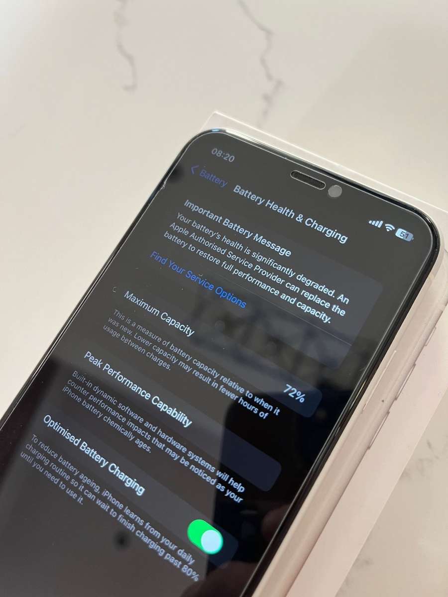 IPHONE 11 64GB WHITE - AS NEW - UNLOCKED - BOXED