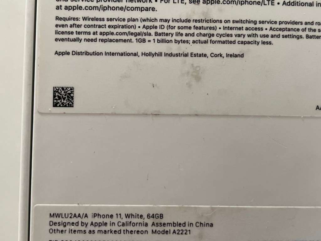 IPHONE 11 64GB WHITE - AS NEW - UNLOCKED - BOXED