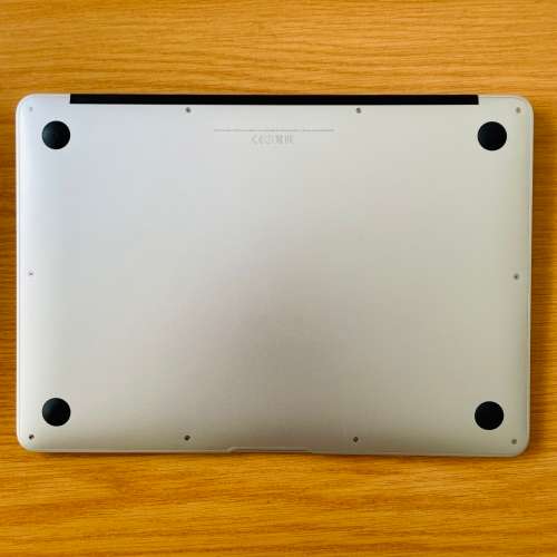 13-inch MacBook Air 1.8GHz Dual Core 5th-Gen Intel Core i5 128GB - Silver