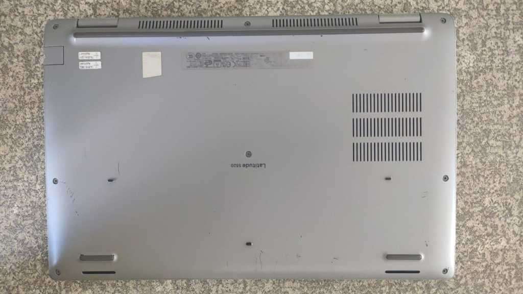 Dell Latitude 5520 i5 11th Gen Intel Iris XE Graphics with active WARRANTY