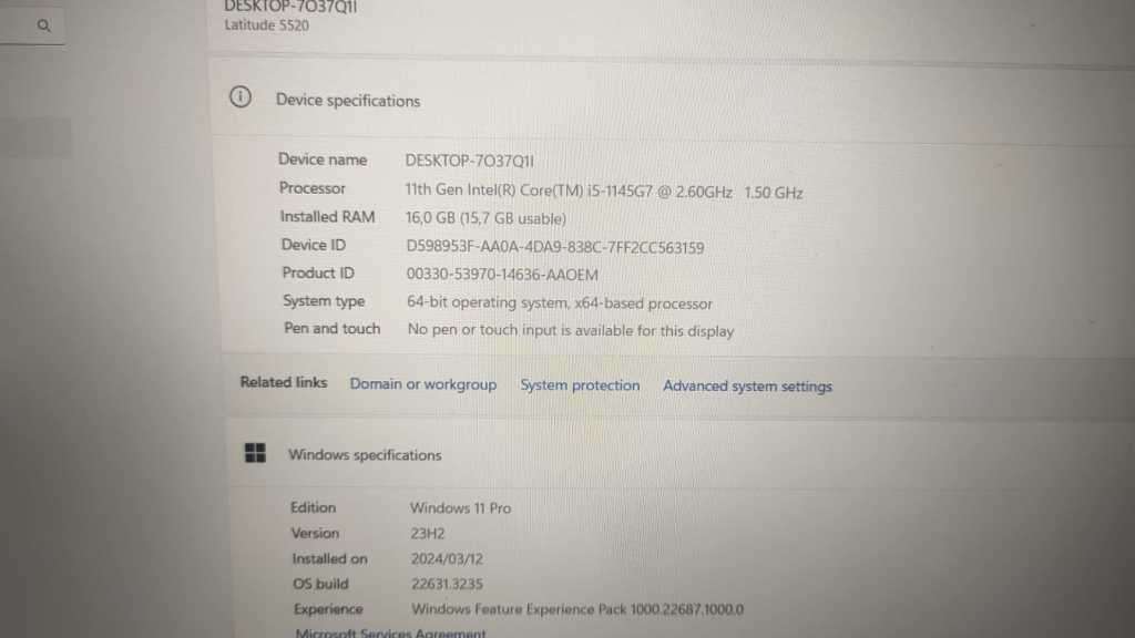 Dell Latitude 5520 i5 11th Gen Intel Iris XE Graphics with active WARRANTY