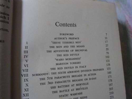 THE RED BERET - THE STORY OF THE PARACHUTE REGIMENT AT WAR 1940 - 45 - HILARY ST GEORGE SAUNDERS