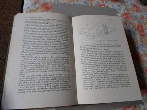 REFURBISHING ANTIQUES - ROSEMARY RATCLIFF