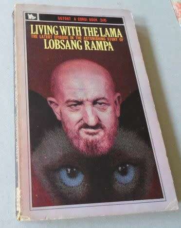 LIVING WITH THE LAMA - LOBSANG RAMPA