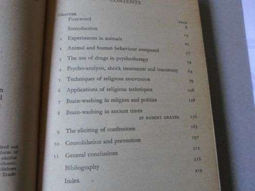 BATTLE FOR THE MIND - A PHYSIOLOGY OF CONVERSION AND BRIAN-WASHING - WILLIAM SARGANT