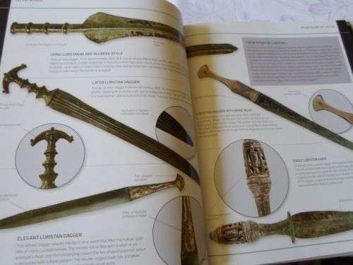 KNIVES , DAGGERS & HAND-COMBAT TOOLS - THE ILLUSTRATED HISTORY OF WEAPONS - DAVID SOUD
