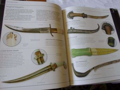 KNIVES , DAGGERS & HAND-COMBAT TOOLS - THE ILLUSTRATED HISTORY OF WEAPONS - DAVID SOUD