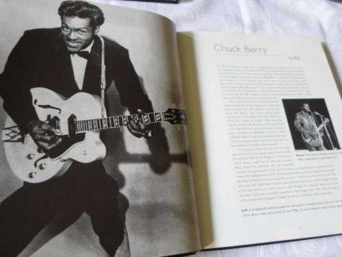 GREAT GUITARISTS - A HISTORY IN PHOTOGRAPHS 1900 - 2000 - NICK FREETH & CLIFF DOUSE ( ICONS OF MUSIC