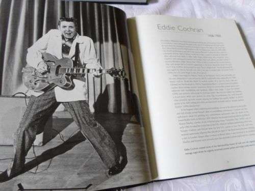 GREAT GUITARISTS - A HISTORY IN PHOTOGRAPHS 1900 - 2000 - NICK FREETH & CLIFF DOUSE ( ICONS OF MUSIC