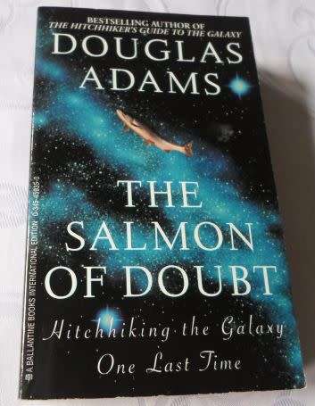 THE SALMON OF DOUBT - HITCHHIKING THE GALAXY ONE LAST TIME - DOUGLAS ADAMS