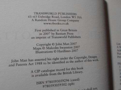 THE TERRACOTTA ARMY - CHINA'S FIRST EMPEROR AND BIRTH OF A NATION - JOHN MAN